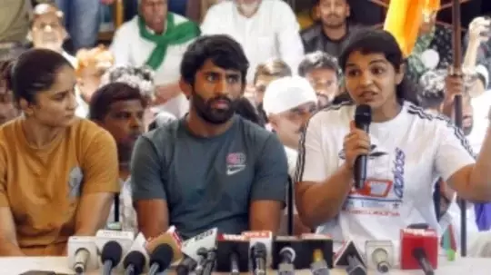 തോൽവിക്ക് കാരണം ബി.ജെ.പിക്ക് ലഭിച്ച ശാപം; പ്രതികരിച്ച് ഗുസ്തിതാരങ്ങൾ