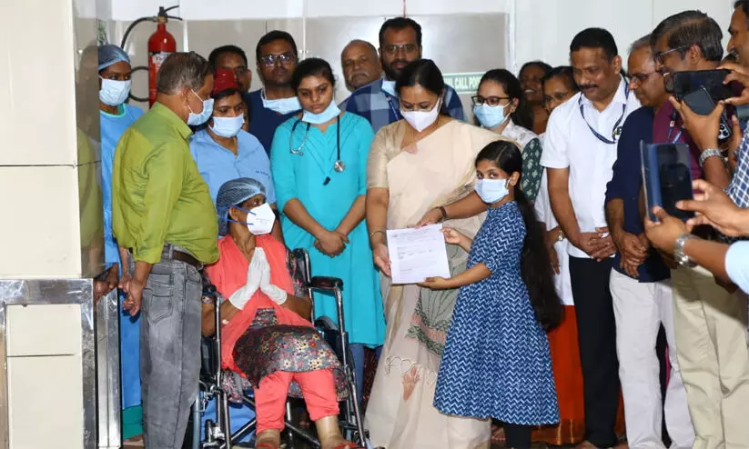 സര്ക്കാര് മേഖലയില് ആദ്യമായി മസ്തിഷ്ക മരണാനന്തര കരള്മാറ്റിവെക്കല് ശസ്ത്രക്രിയ വിജയം സര്ക്കാര് മേഖലയില് ആദ്യമായി മസ്തിഷ്ക മരണാനന്തര കരള്മാറ്റിവെക്കല് ശസ്ത്രക്രിയ വിജയം