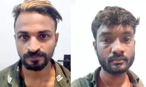 വഴിയാത്രക്കാരനെ ആക്രമിച്ച് പണംതട്ടിയ രണ്ടുപേർ അറസ്റ്റിൽ വഴിയാത്രക്കാരനെ ആക്രമിച്ച് പണംതട്ടിയ രണ്ടുപേർ അറസ്റ്റിൽ