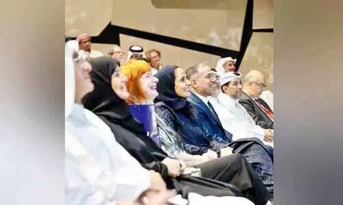 ചി​ല്ല​ല​മാ​ര​ക​ളി​ൽ നി​ന്നി​റ​ങ്ങി വ​രു​ന്ന മ്യൂ​സി​യം ചി​ന്ത​ക​ളു​മാ​യി ഒ​രു മ​ല​യാ​ളി