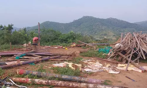 അട്ടപ്പാടിയിൽ കൈയേറിയ ഭൂമി തിരിച്ചുപിടിച്ച് ആദിവാസികൾ