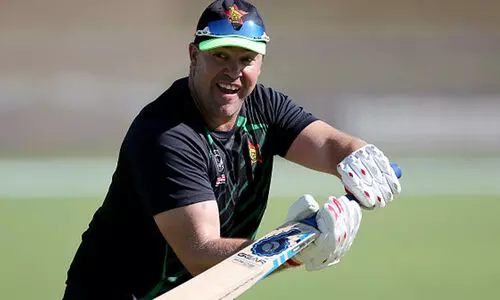 ഹീ​ത്ത്, ജീ​വി​ത​ത്തി​ലേ​ക്ക് തി​രി​ച്ചു​വ​രു​ക; സിം​ബാ​ബ്​‍വെ മു​ൻ നാ​യ​ക​ൻ അ​ർ​ബു​ദം ബാ​ധി​ച്ച് ഗു​രു​ത​രാ​വ​സ്ഥ​യി​ൽ