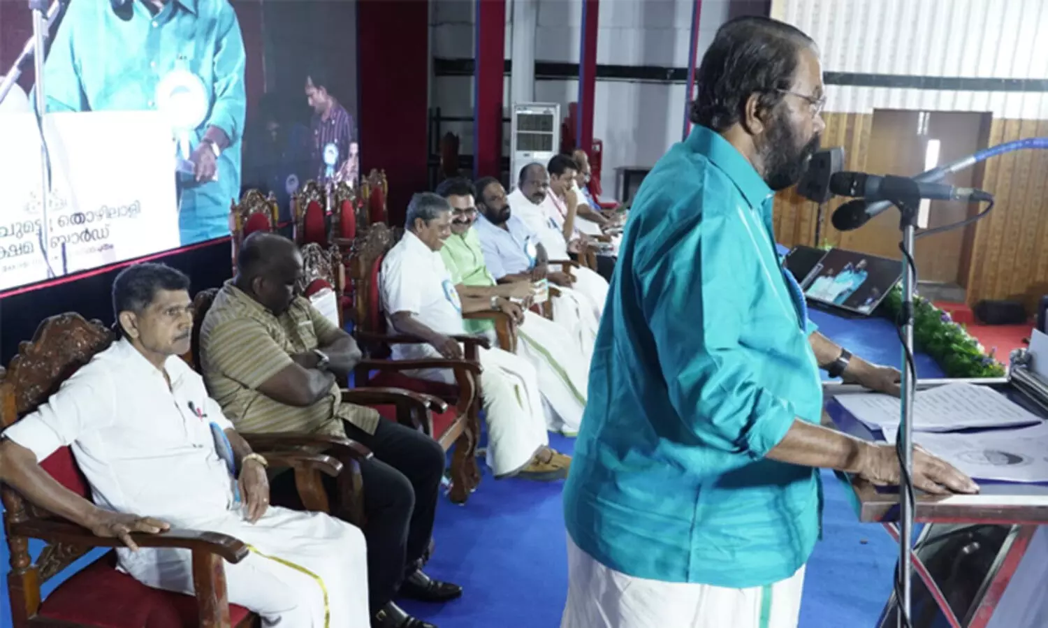 ചുമട്ട് തൊഴിൽ മേഖലയുടെ നവീകരണത്തിന് നവശക്തി പദ്ധതി വഴിയൊരുക്കുമെന്ന് വി. ശിവ൯കുട്ടി