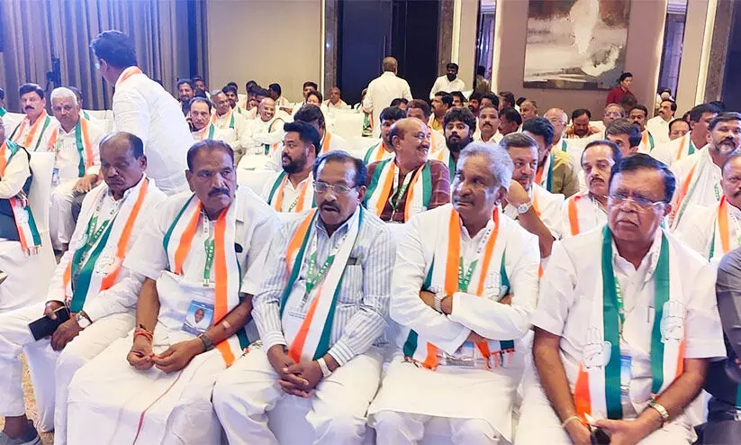 കർ‘നാടകാ’ന്തം കോ​ൺ​ഗ്ര​സ്