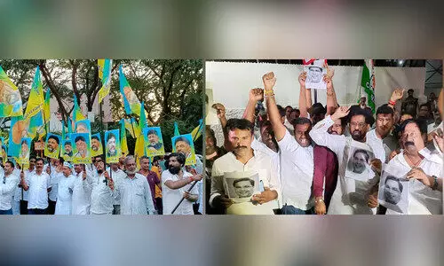 സി​ദ്ദ​രാ​മ​യ്യ​ക്കും ഡി.​കെ​ക്കു​മാ​യി മു​ദ്രാ​വാ​ക്യം വി​ളി