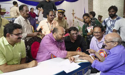 കരുതലും കൈത്താങ്ങും: പരസഹായമില്ലാതെ വാസുദേവ ശർമ്മക്ക് ഇനി പുറത്തിറങ്ങാം