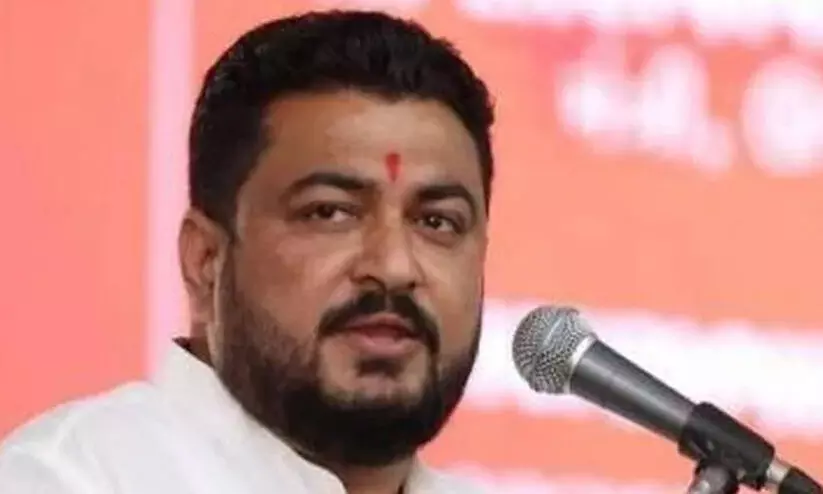 ഡോക്ടറുടെ ആത്മഹത്യ; ഗുജറാത്തിൽ ബി.ജെ.പി എം.പിക്കും പിതാവിനുമെതിരെ പ്രേരണാക്കുറ്റം ഡോക്ടറുടെ ആത്മഹത്യ; ഗുജറാത്തിൽ ബി.ജെ.പി എം.പിക്കും പിതാവിനുമെതിരെ പ്രേരണാക്കുറ്റം