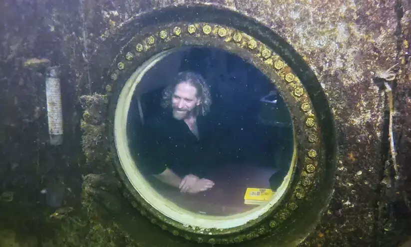 florida man underwater living