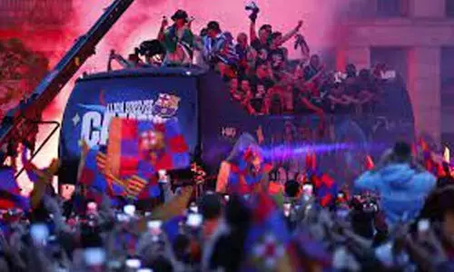 ലാ ലിഗ കിരീട നേട്ടം; ബാഴ്സയുടെ ആഘോഷത്തിൽ പങ്കാളികളായി പി.എസ്.ജി സൂപ്പർതാരങ്ങൾ!