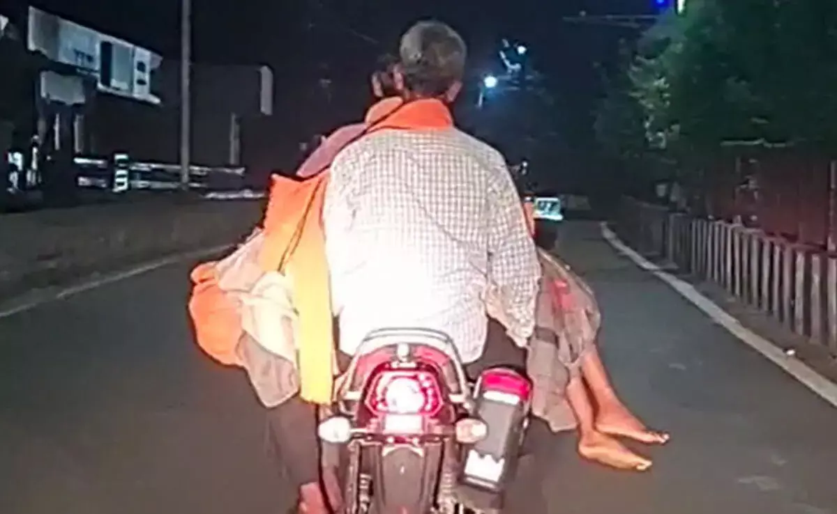 Takes Teens Body Home On Bike Takes Teens Body Home On Bike