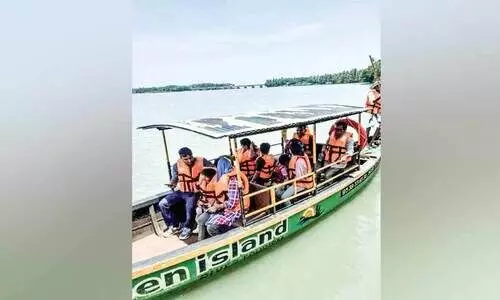 കടലുണ്ടി - വള്ളിക്കുന്ന് കമ്യൂണിറ്റി റിസർവിൽ തോണി സർവിസിന് തുടക്കം