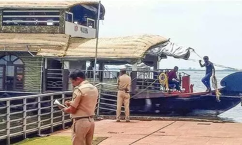 ഹൗസ് ബോട്ടുകളിൽ പരിശോധന ഹൗസ് ബോട്ടുകളിൽ പരിശോധന