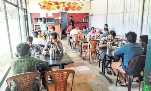 പ്രതിസന്ധിയിലും ‘തനിമ’ വിടാതെ പ്രതിസന്ധിയിലും ‘തനിമ’ വിടാതെ