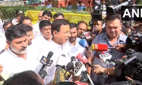 കർണാടക മുഖ്യമന്ത്രിയാരാണെന്ന് തീരുമാനിച്ചിട്ടില്ല; 72 മണിക്കൂറിനുള്ളിൽ സംസ്ഥാനത്ത് പുതിയ മന്ത്രിസഭ -സുർജേവാല