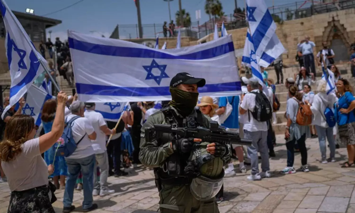 കിഴക്കൻ ജറുസലേമിൽ തീവ്ര വലതുപക്ഷ ഇസ്രായേലുകാരുടെ മാർച്ചിനെതിരെ ഫലസ്തീനികൾ അണിനിരക്കുന്നു