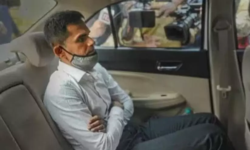 സമീർ വാങ്കഡെയുടെ ടീം റോളക്സ് വാച്ച് മോഷ്ടിച്ചുവെന്ന പരാതിയുമായി മയക്കുമരുന്ന് കേസ് പ്രതി സമീർ വാങ്കഡെയുടെ ടീം റോളക്സ് വാച്ച് മോഷ്ടിച്ചുവെന്ന പരാതിയുമായി മയക്കുമരുന്ന് കേസ് പ്രതി