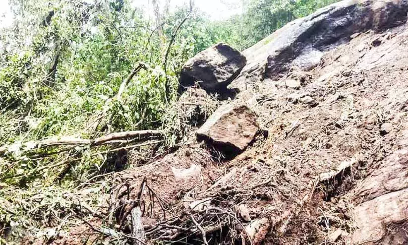 കു​ട​യ​ത്തൂരിലെ​ പാറ പൊട്ടിച്ചുനീക്കാൻ നിർദേശം