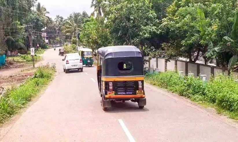 കടപ്ര-വീയപുരം ലിങ്ക് ഹൈവേയിൽ ദുരിതയാത്ര കടപ്ര-വീയപുരം ലിങ്ക് ഹൈവേയിൽ ദുരിതയാത്ര