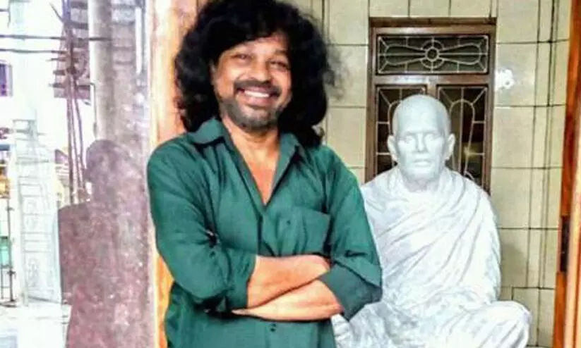 സ്റ്റോപ്പില്ലെന്ന് പറഞ്ഞ് ബസിൽനിന്ന് ഇറക്കിവിട്ടു; യാത്രികന് 25,000 രൂപ നഷ്ടപരിഹാരം സ്റ്റോപ്പില്ലെന്ന് പറഞ്ഞ് ബസിൽനിന്ന് ഇറക്കിവിട്ടു; യാത്രികന് 25,000 രൂപ നഷ്ടപരിഹാരം