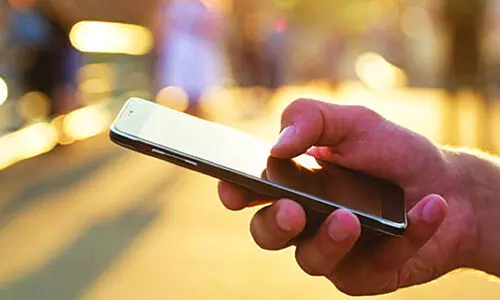 mobile phone 8978867