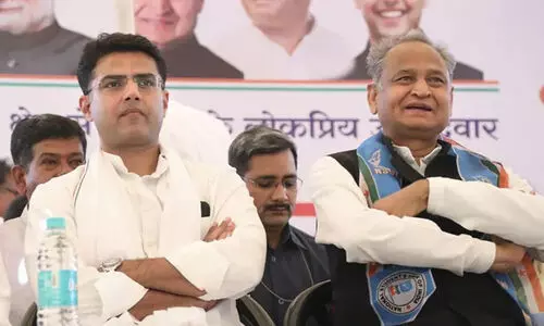 രാജസ്ഥാനിൽ അശോക് ഗെഹ്ലോട്ടിന്റെയും സച്ചിൻ പൈലറ്റിന്റെയും അനുയായികൾ ഏറ്റുമുട്ടി