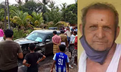 ചായ കുടിച്ച് ദാമോദരൻ നടന്നത് മരണത്തിലേക്ക്... നിർത്തിയിട്ട കാറിൽ മറ്റൊരു കാറിടിച്ച് ദാരുണാന്ത്യം ചായ കുടിച്ച് ദാമോദരൻ നടന്നത് മരണത്തിലേക്ക്... നിർത്തിയിട്ട കാറിൽ മറ്റൊരു കാറിടിച്ച് ദാരുണാന്ത്യം