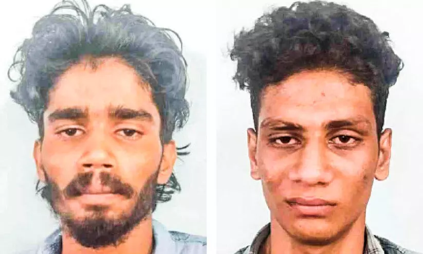 മോഷ്ടിച്ച ബൈക്കിൽ കഞ്ചാവ് വിൽപന; രണ്ട് യുവാക്കൾ പിടിയിൽ മോഷ്ടിച്ച ബൈക്കിൽ കഞ്ചാവ് വിൽപന; രണ്ട് യുവാക്കൾ പിടിയിൽ