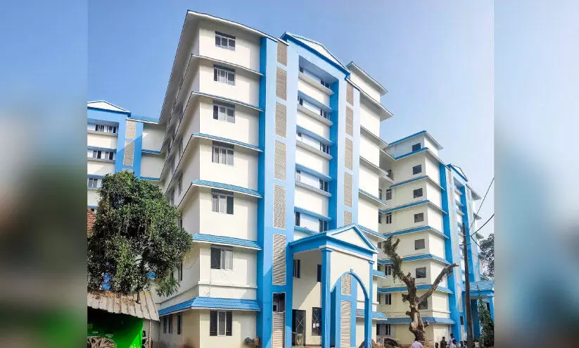 ചെലവ് 117 കോടി; ആ​ല​പ്പു​ഴ ജനറൽ ആശുപത്രിയിലെ പുതിയ കെട്ടിടം നോക്കുകുത്തി