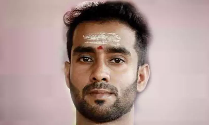 കാറും ബൈക്കും കൂട്ടിയിടിച്ച് ക്ഷേത്രം ശാന്തിക്കാരൻ മരിച്ചു കാറും ബൈക്കും കൂട്ടിയിടിച്ച് ക്ഷേത്രം ശാന്തിക്കാരൻ മരിച്ചു