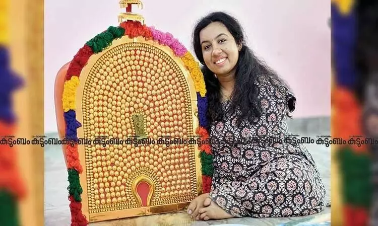 ‘അന്ന് കാലുകൾകൊണ്ട് അക്ഷരമെഴുതുന്ന കുട്ടിയെ അഡ്മിറ്റ് ചെയ്യാൻ നാട്ടിലെ സ്കൂളുകൾ തയാറായില്ല. ഇന്നവൾ കീഴടക്കാത്ത മേഖലകളുമില്ല’