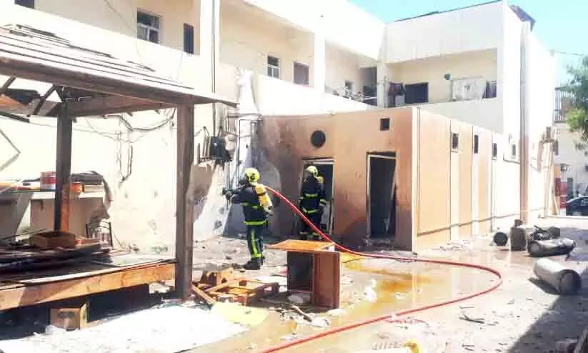 സലാലയിൽ റസ്റ്റാറന്റിന് തീ പിടിച്ചു സലാലയിൽ റസ്റ്റാറന്റിന് തീ പിടിച്ചു