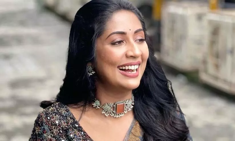 Navya Nairs Funny Reply About organs cleaning troll