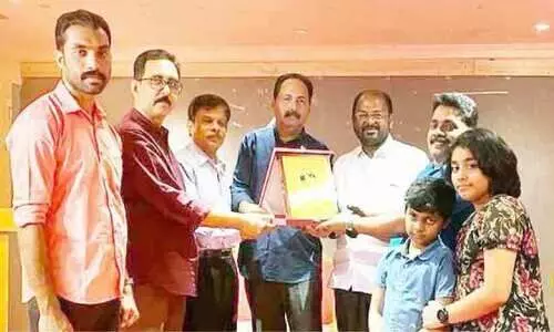 ക​റ്റാ​നം അ​സോ​സി​യേ​ഷ​ൻ യാ​ത്ര​യ​യ​പ്പ് ന​ൽ​കി