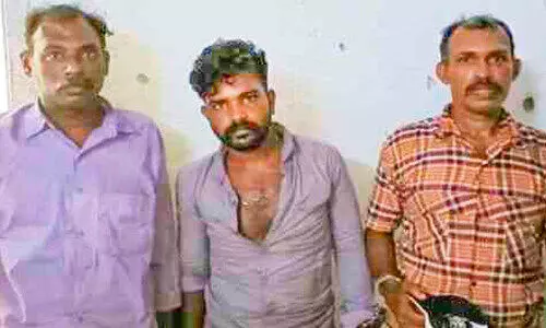 വാഹന ബാറ്ററികൾ മോഷ്ടിച്ച മൂന്നംഗസംഘം അറസ്റ്റിൽ