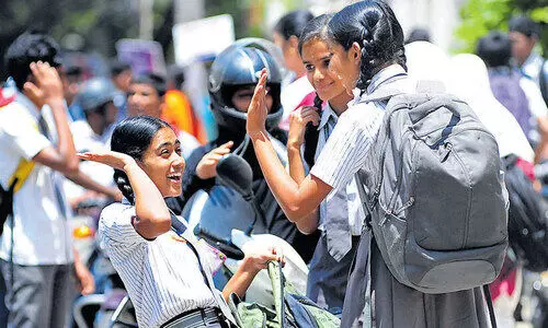 എസ്.എസ്.എൽ.സി: കോട്ടയം ജില്ലക്ക് ചരിത്ര നേട്ടം, 193 സ്കൂളുകൾക്ക് നൂറുശതമാനം വിജയം എസ്.എസ്.എൽ.സി: കോട്ടയം ജില്ലക്ക് ചരിത്ര നേട്ടം, 193 സ്കൂളുകൾക്ക് നൂറുശതമാനം വിജയം