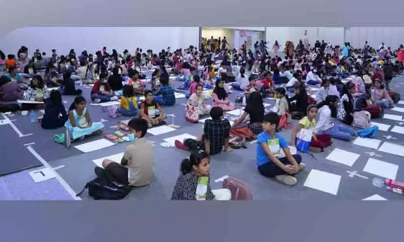 ച​രി​ത്ര​ത്തി​ലേ​ക്ക്​ ചാ​യം ചാ​ലി​ച്ച് ലി​റ്റി​ല്‍ ആ​ര്‍ട്ടി​സ്റ്റ്