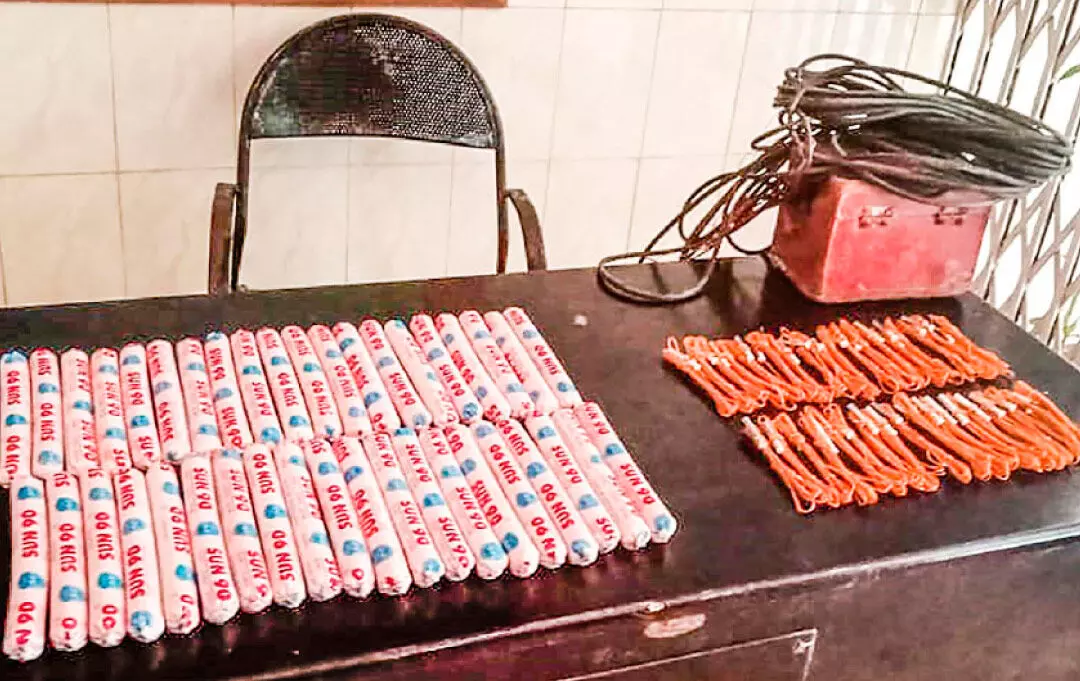 അനധികൃതമായി സൂക്ഷിച്ച സ്‍ഫോടക വസ്‍തുക്കള്‍ പിടികൂടി