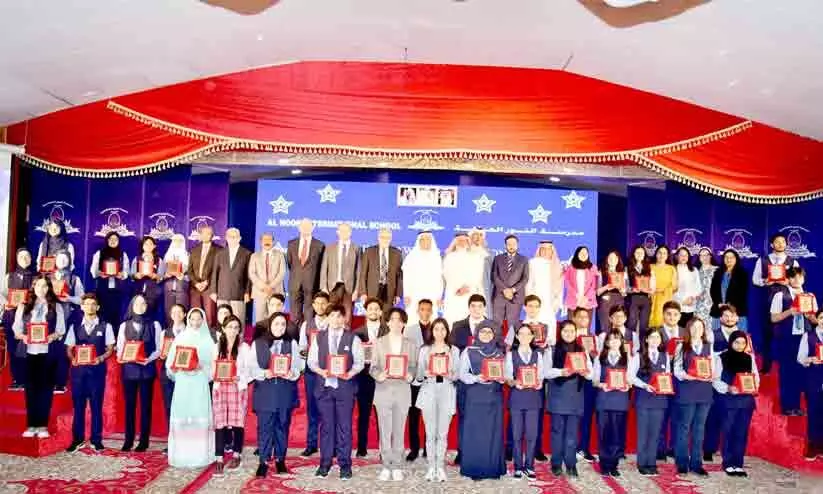 അൽനൂർ ഇന്റർനാഷനൽ സ്കൂൾ ബ്രിട്ടീഷ് സീനിയർ വിഭാഗം വാർഷിക അവാർഡ് ദാന ചടങ്ങ് അൽനൂർ ഇന്റർനാഷനൽ സ്കൂൾ ബ്രിട്ടീഷ് സീനിയർ വിഭാഗം വാർഷിക അവാർഡ് ദാന ചടങ്ങ്