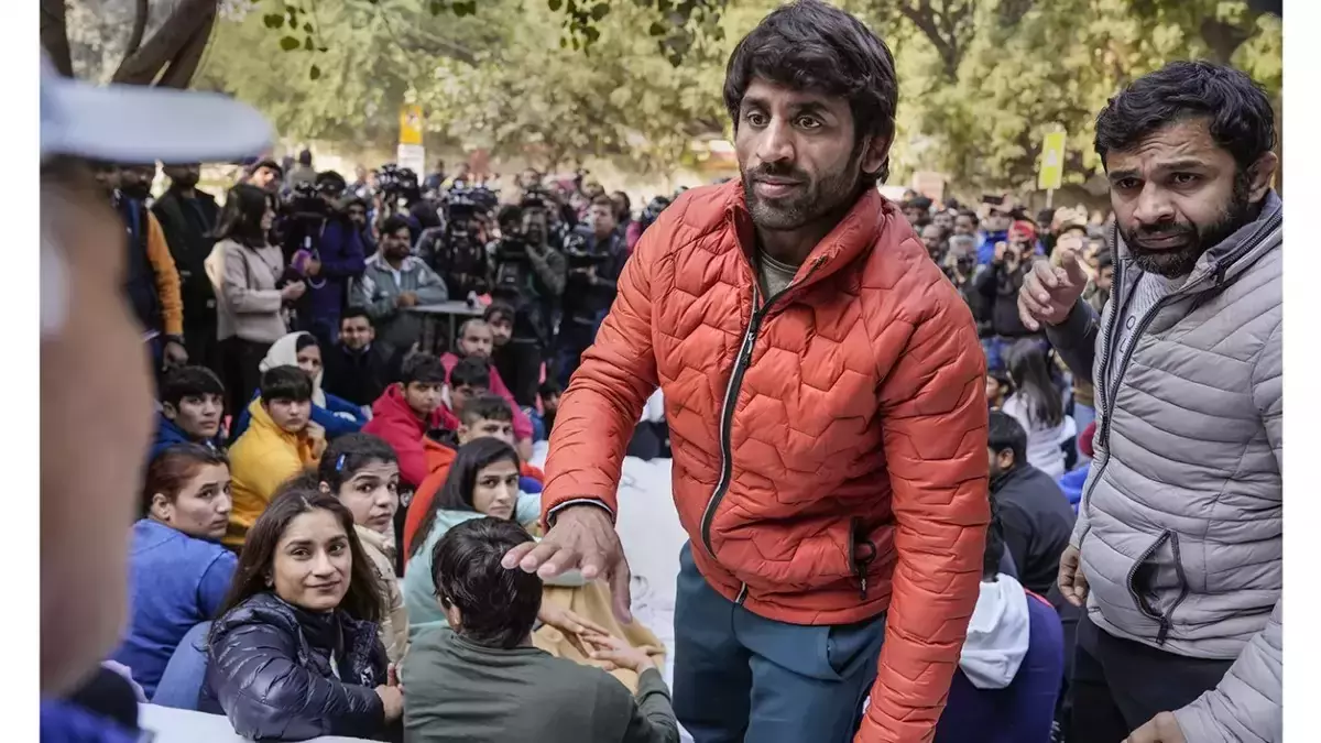 ഖാപ് പഞ്ചായത്ത് നിശ്ചയിച്ച പ്രകാരം നടക്കും; ആത്മാഭിമാനത്തിന് വേണ്ടിയാണ് പോരാട്ടം -ബജ്റംഗ് പൂനിയ