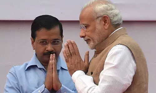 ഡൽഹി സർക്കാറിന് ജീവനക്കാർക്കുമേലുള്ള അധികാരം തിരിച്ചുപിടിക്കാൻ ഇരുട്ടത്ത് ഓർഡിനൻസ് ഇറക്കി കേന്ദ്രം