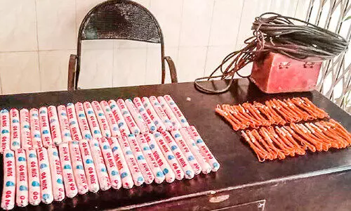 അനധികൃതമായി സൂക്ഷിച്ച സ്‍ഫോടക വസ്‍തുക്കള്‍ പിടികൂടി