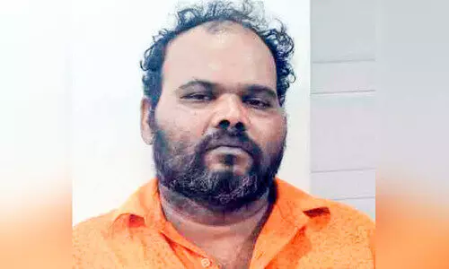 വീട് കുത്തിത്തുറന്ന് സ്വർണവും പണവും മോഷ്ടിച്ചയാൾ പിടിയിൽ