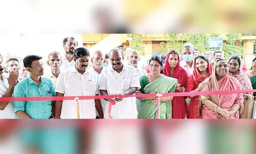 ചാ​വ​ക്കാ​ട് ന​ഗ​ര​സ​ഭ​യി​ൽ നി​ർ​മി​ച്ച പി.​പി. സെ​യ്ത് മു​ഹ​മ്മ​ദ് സ്മാ​ര​ക വാ​ണി​ജ്യ സ​മു​ച്ച​യം എ​ൻ.​കെ. അ​ക്ബ​ർ എം.​എ​ൽ.​എ  ഉ​ദ്ഘാ​ട​നം ചെ​യ്യു​ന്നു