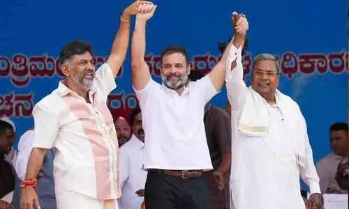 DK Shivakumar, Siddaramaiah with Rahul Gandhi