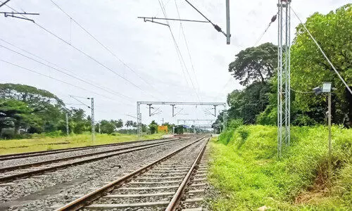 കൊല്ലങ്കോട് റെയിൽവേ സ്റ്റേഷൻ പ്ലാറ്റ്ഫോം നീളം കൂട്ടാതെ അധികൃതർ