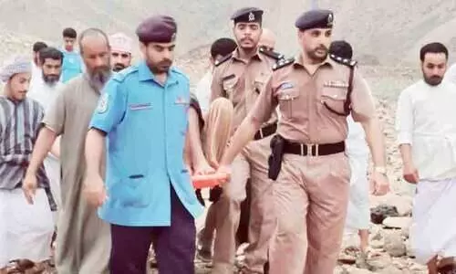 മ​ല​യി​ൽ​നി​ന്ന്​ വീ​ണ്​ ഒ​രാ​ൾ​ക്ക്​ പ​രി​ക്കേ​റ്റു