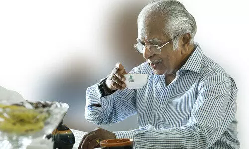 ഒരാൾ ചായ കുടിച്ച കഥ