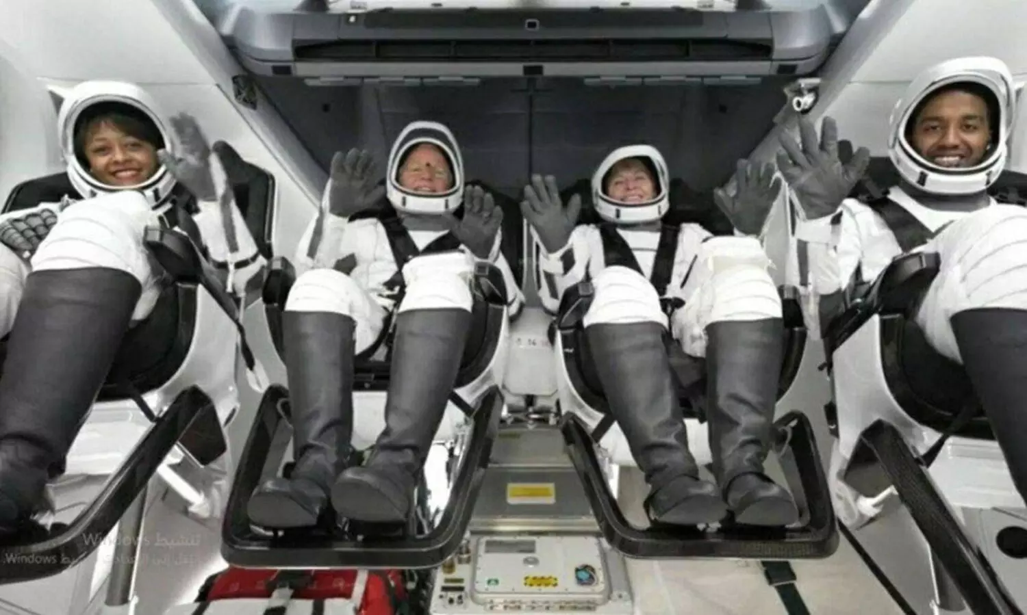 സൗദിക്ക് അഭിമാന നിമിഷം; റയാന അൽ ബർനാവിയും അലി അൽ ഖർനിയും ബഹിരകാശത്തേക്ക് പുറപ്പെട്ടു