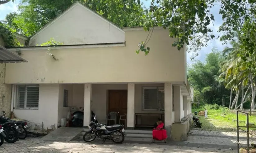 നവീകരിച്ച നെയ്യാര്‍ഡാമിലെ പിക്​നിക് ഹാള്‍ തകർച്ചയുടെ വക്കിൽ