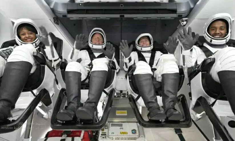 സൗദിക്ക് അഭിമാന നിമിഷം; റയാന അൽ ബർനാവിയും അലി അൽ ഖർനിയും ബഹിരകാശത്തേക്ക് പുറപ്പെട്ടു